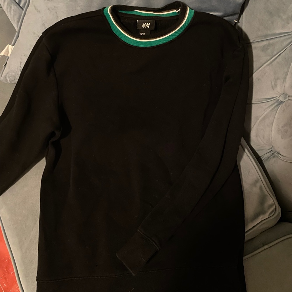 H&M Men’s Sweater (Green Collar)